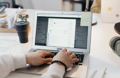 anexar e-mail